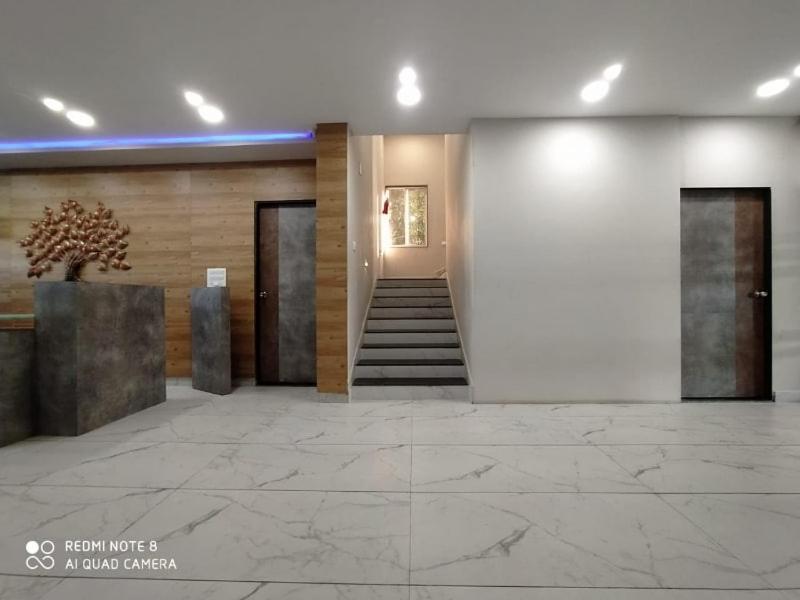 Oyo 80228 Hotel Richa Hālol Buitenkant foto